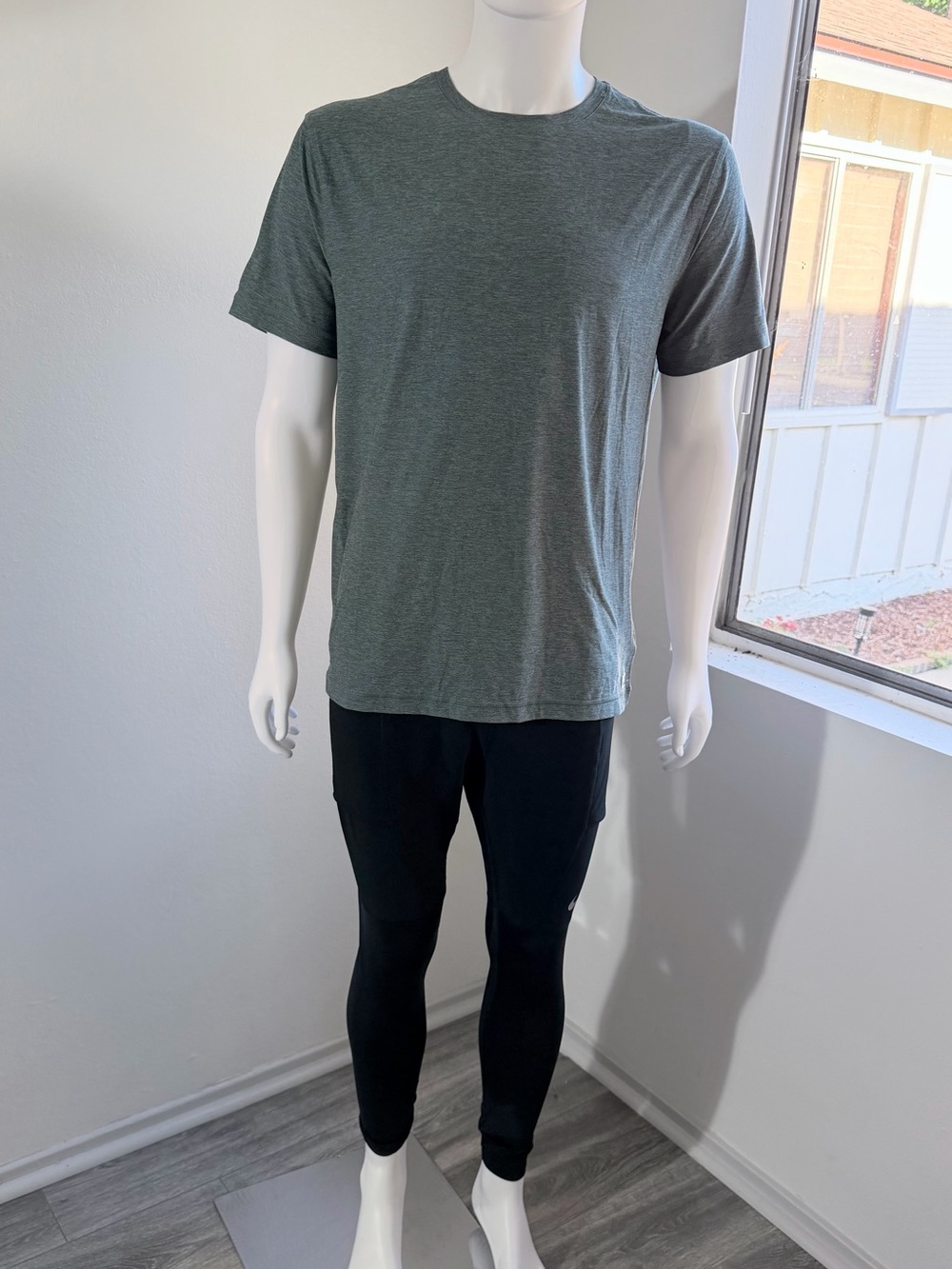 Vuori Heather Olive Short Sleeve Crew Tee